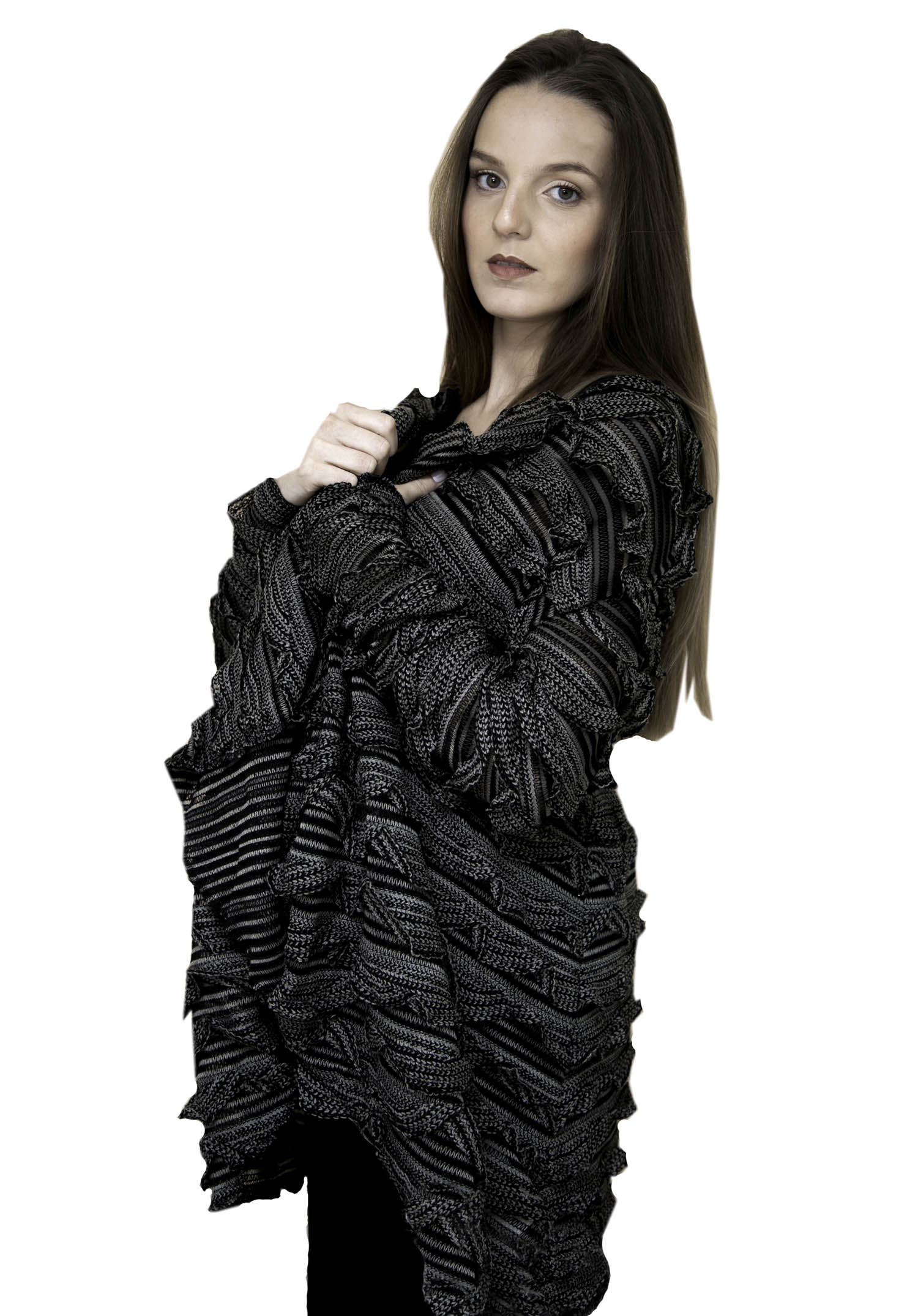 40110 Ruffle Gray_Cozy Lea gray/black wrap jacket